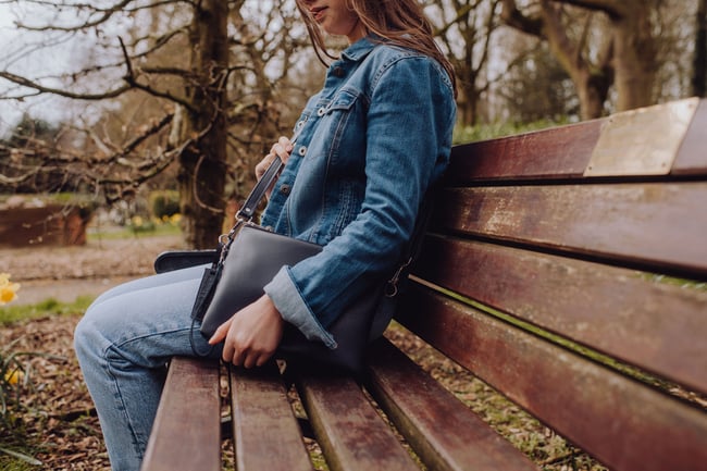 Navy: Classic Cross Body Bag 
