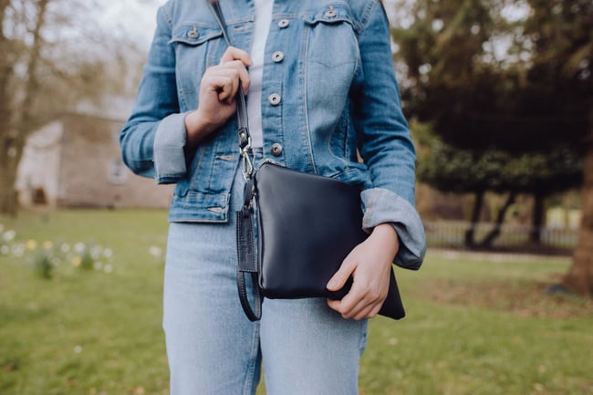 Navy: Classic Cross Body Bag 