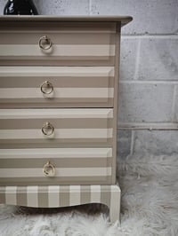 Image 3 of Stag Minstrel Stripes.