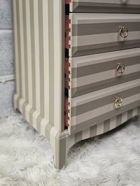 Image 4 of Stag Minstrel Stripes.