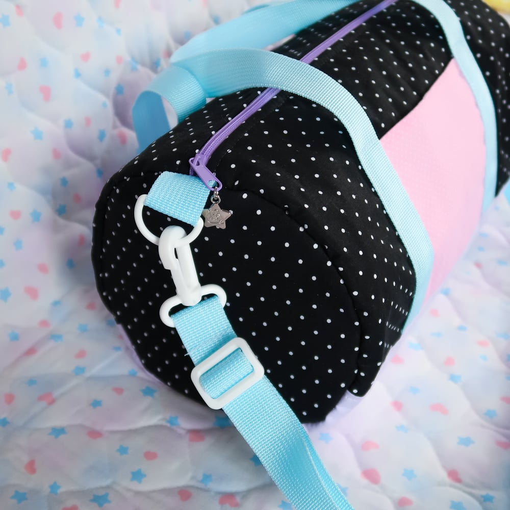 Round Duffle Bag: 10