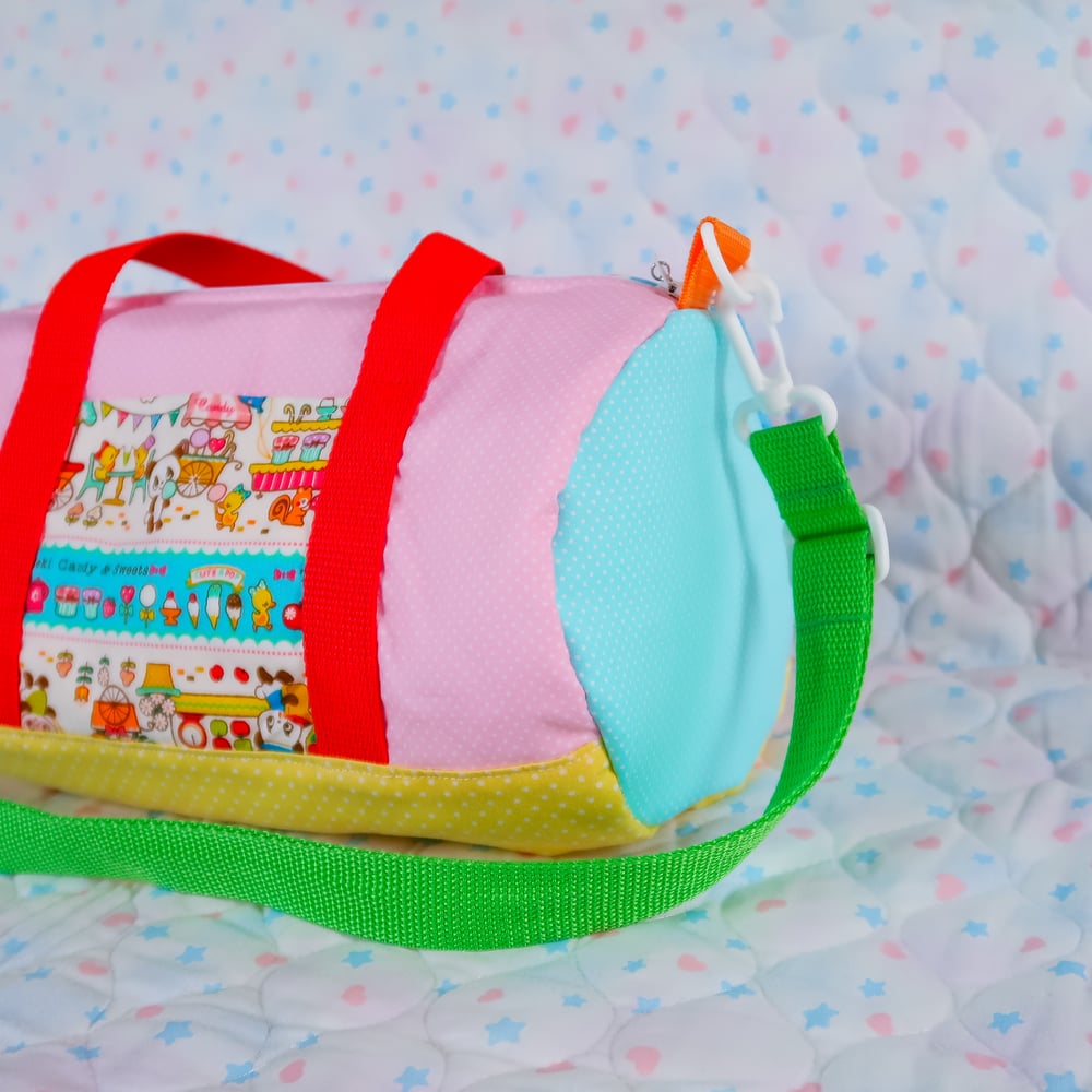 Round Duffle Bag: 11