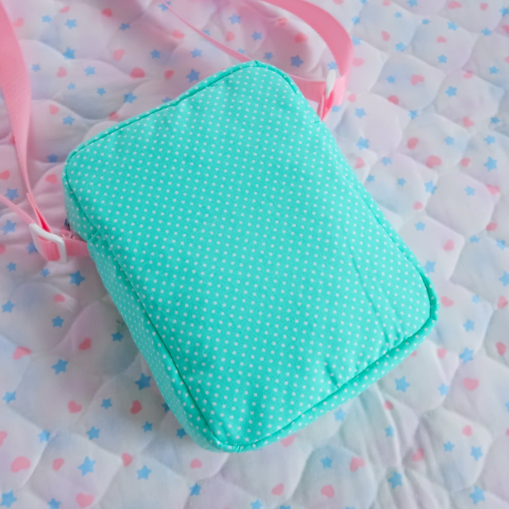 Crossbody Bag: 01