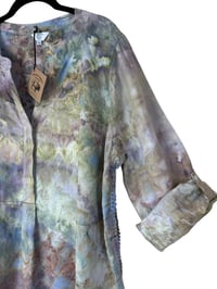 Image 6 of ♻️ UPCYCLED 2X Plus Linen Tunic Top in Soft Watercolor Ice Dye