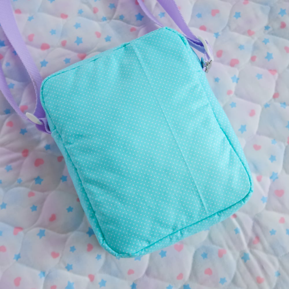 Crossbody Bag: 03