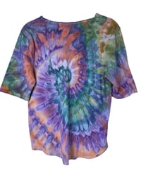 Image 5 of ♻️ UPCYCLED M Cotton Elbow Sleeve Tee in Earthy Spiral Ice Dye