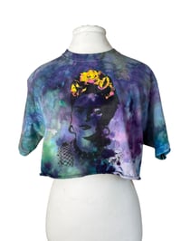 Image 3 of ♻️ UPCYCLED M Frida Kahlo Crop Tee in Cool Ice Dye