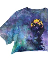 Image 5 of ♻️ UPCYCLED M Frida Kahlo Crop Tee in Cool Ice Dye