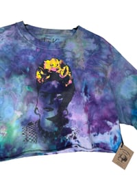 Image 6 of ♻️ UPCYCLED M Frida Kahlo Crop Tee in Cool Ice Dye