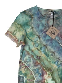 Image 6 of ♻️ UPCYCLED M PETITE Cotton Tee in Earthy Geode Ice Dye