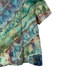 Image 10 of ♻️ UPCYCLED M PETITE Cotton Tee in Earthy Geode Ice Dye