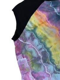 Image 8 of ♻️ UPCYCLED S Raglan Crop Top in Bright Geode Ice Dye