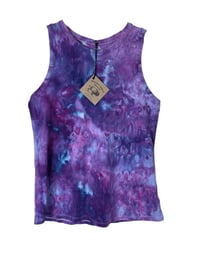Image 3 of ♻️ UPCYCLED M Ladies Tank in Purple Haze Watercolor Ice Dye