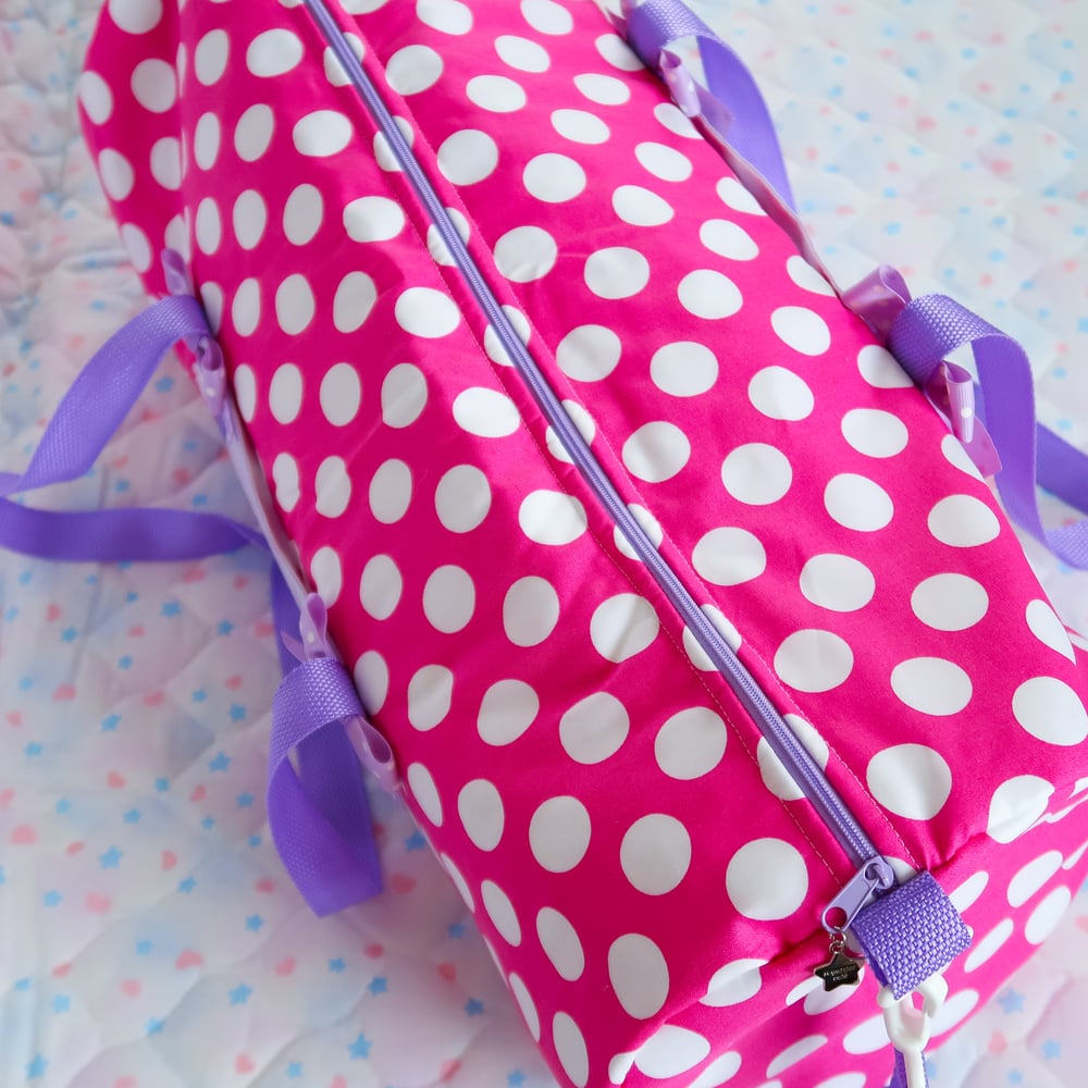 Large Round Duffle Bag: 02