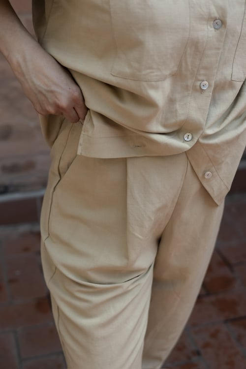 Image of PANTA NIMBUS LINO SABBIA