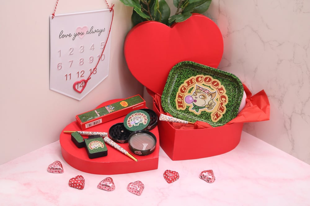 Image of Adorable Valentine’s Gift Set - Daphney Lighter, Tray, Grinder & HighCoolCat Cones -