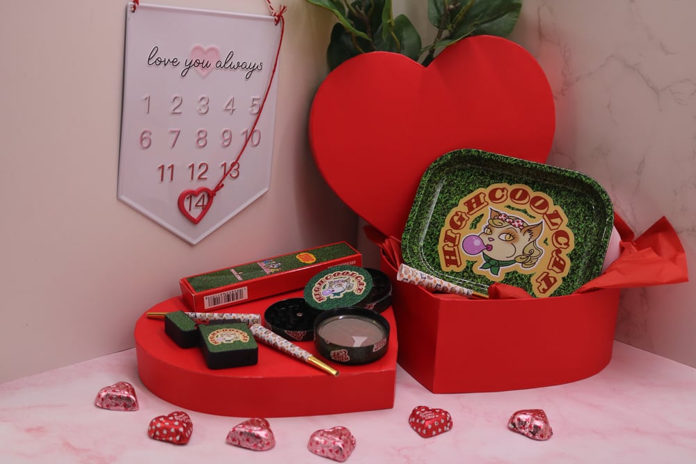 Image of Adorable Valentine’s Gift Set - Daphney Lighter, Tray, Grinder &amp; HighCoolCat Cones -