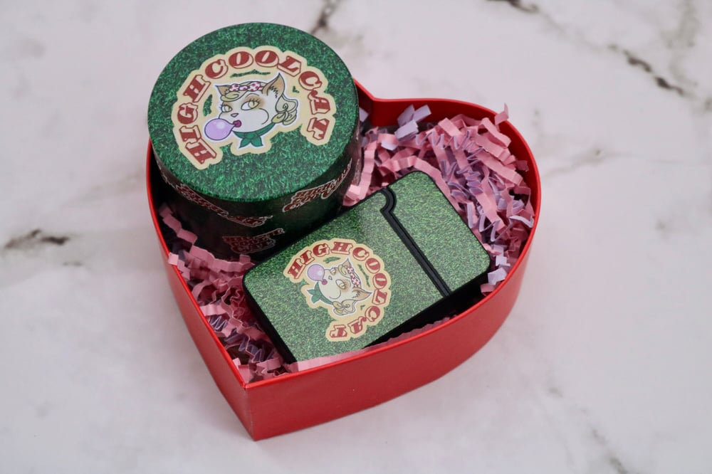 Image of Mini Gift Set - 62 MM Grinder & Lighter in Heart-Shaped Box - Perfect Convenient Gift