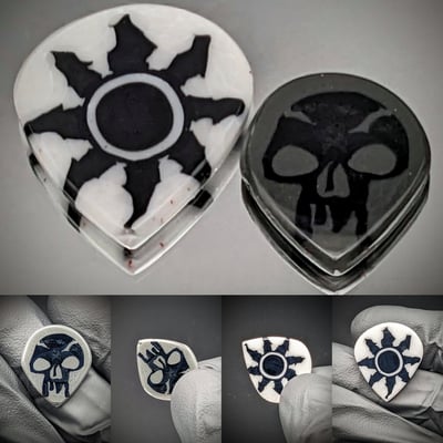 Image of "Rise and Fall" MTG Glass Guitar pick set