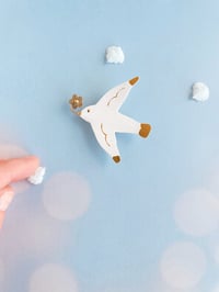 La mouette heureuse, broche en cuir