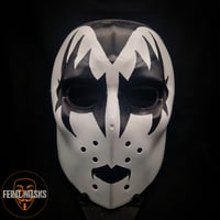Image 4 of The Kiss Collection