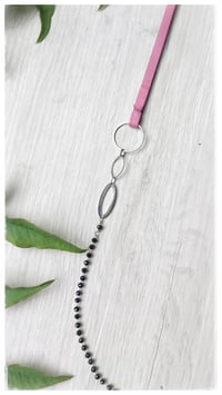 Image 3 of I FILI collana - Fucsia MIX CRISTALLO nero
