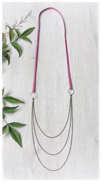 Image 3 of I FILI collana - Fucsia CASCATA Gunmetal