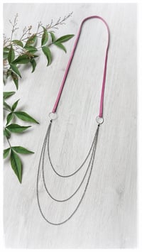 Image 5 of I FILI collana - Fucsia CASCATA Gunmetal