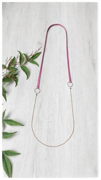 Image 2 of I FILI collana - fucsia ESSENZIALE oro