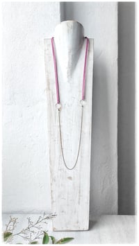 Image 1 of I FILI collana - fucsia ESSENZIALE oro