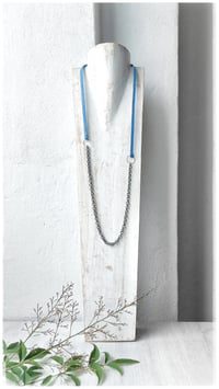 Image 1 of I FILI collana - Azzurro CONTEMPORANEA ziggy