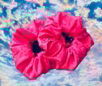 Image 3 of Fuchsia leopard super scrunchie 💖🐆