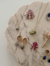 Image 2 of Agate Siren Tears (Gold)