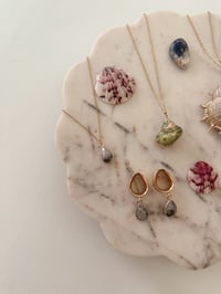 Image 3 of Agate Siren Tears (Gold)