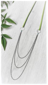 Image 3 of I FILI collana - Verde Acido CASCATA Gunmetal