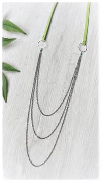 Image 4 of I FILI collana - Verde Acido CASCATA Gunmetal