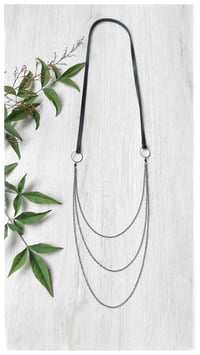 Image 2 of I FILI collana - Nero CASCATA Gunmetal