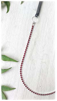 Image 3 of I FILI collana - nero CRISTALLO rosso