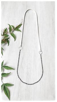 Image 7 of I FILI collana - Bianco CRISTALLO nero