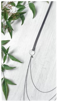 Image 4 of I FILI collana - Grigio scuro CASCATA Gunmetal