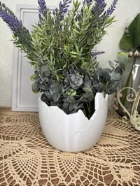 Image 2 of Eggshell-Inspired Broken Egg Planter