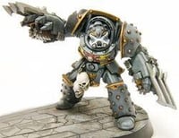 Image 4 of Big ol claws 2/2, helmet 1/2