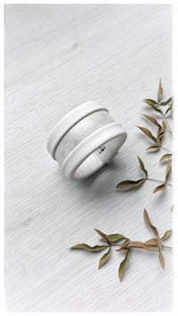 Image 1 of Bracciale bangle artigianale in pelle ESSENTIAL MEDIUM- Artico