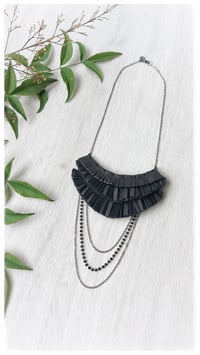Image 1 of Collana artigianale in pelle MEDEA CHAINS - Nero