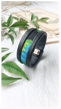 Image 10 of Bracciale bangle artigianale in pelle ESSENTIAL SMALL - Fresh Eden