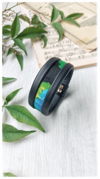 Image 6 of Bracciale bangle artigianale in pelle ESSENTIAL SMALL - Fresh Eden