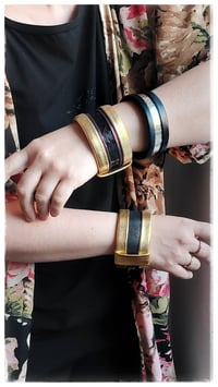 Image 9 of Bracciale bangle artigianale in pelle ESSENTIAL MEDIUM- Iper Gold