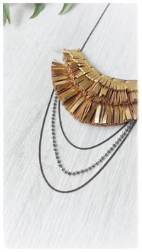 Image 3 of Collana in pelle artigianale MEDEA CHAINS -Gold