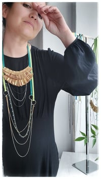 Image 5 of Collana in pelle artigianale MEDEA CHAINS -Gold
