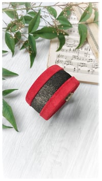 Image 1 of Bracciale bangle artigianale in pelle ESSENTIAL MEDIUM- Oriente 